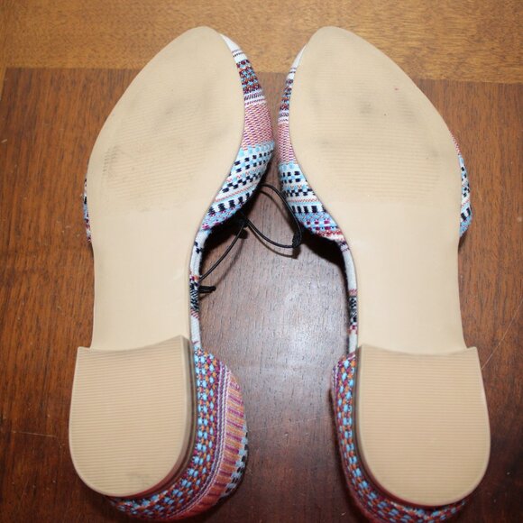 Isaac Mizrahi Open Side Closed Toe Flats NWOB - Picture 7 of 13